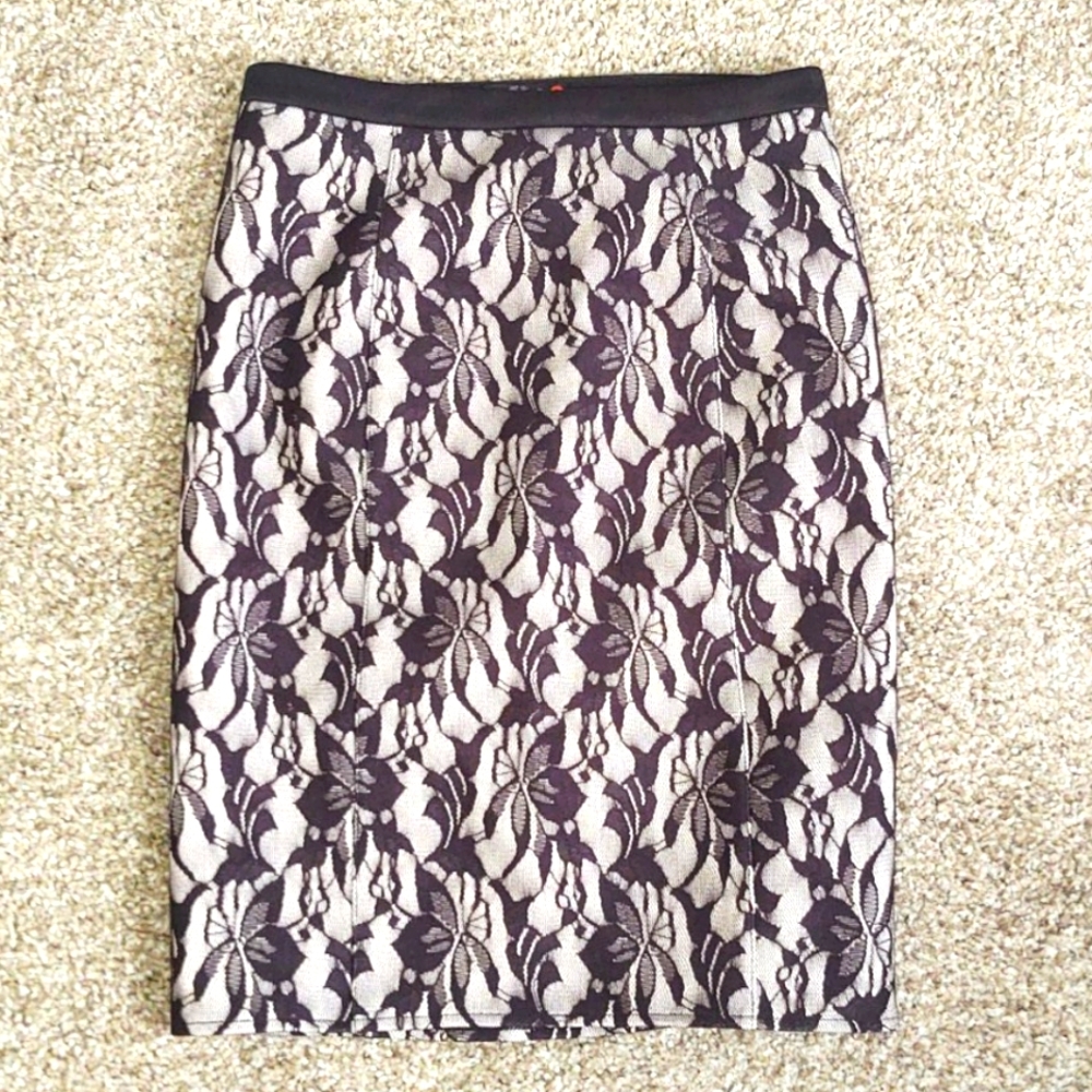 Lace Guess Pencil Skirt